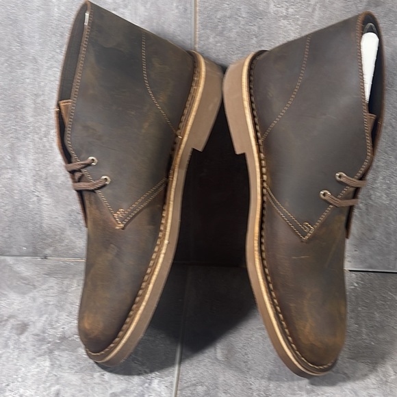 New In Box Clarks Chukka Boots Men’s Bushacre 2 Beeswax - Picture 5 of 9